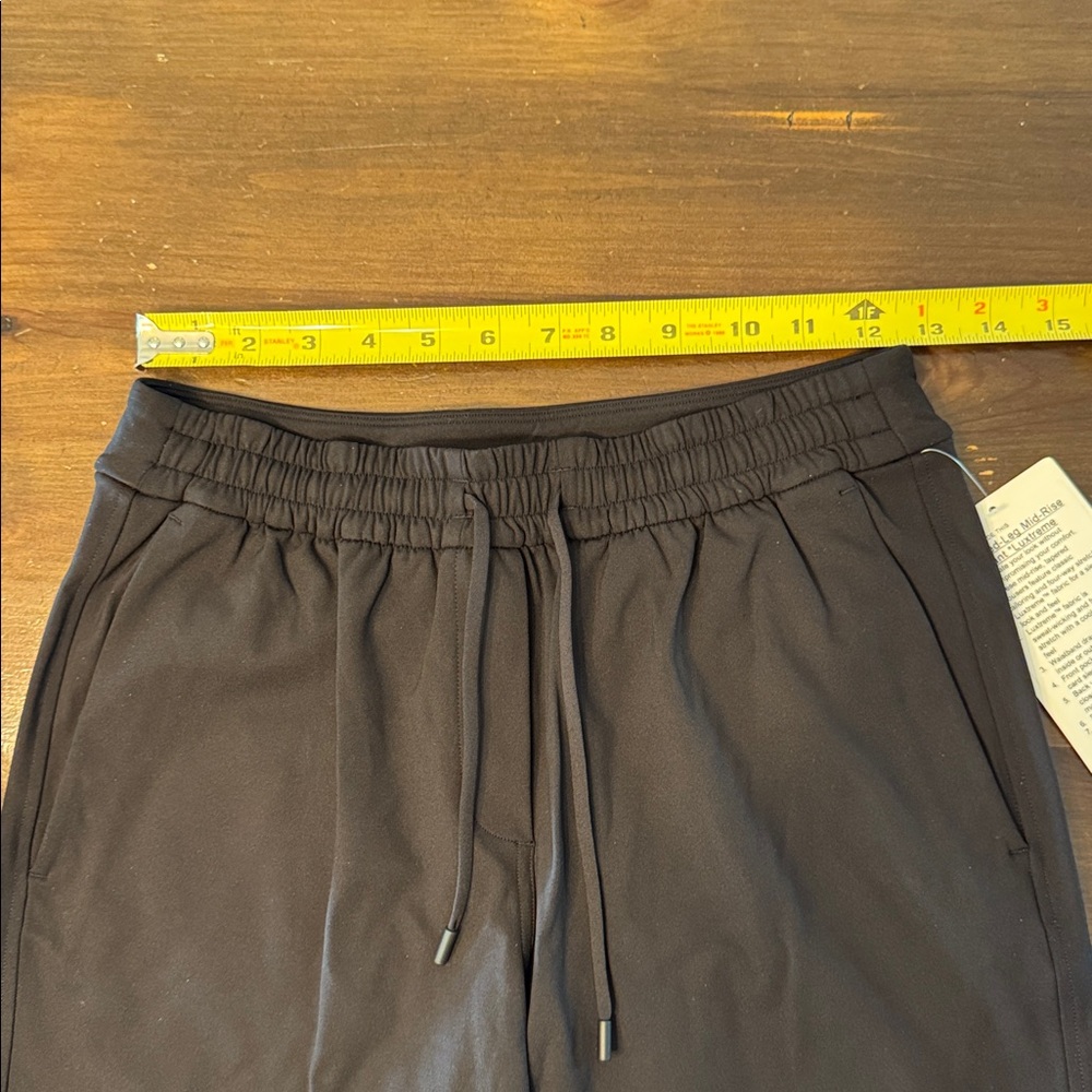 Lululemon Tapered Leg Mid-Rise 7/8 pant Luxtreme Black XS NWT - Picture 4 of 5